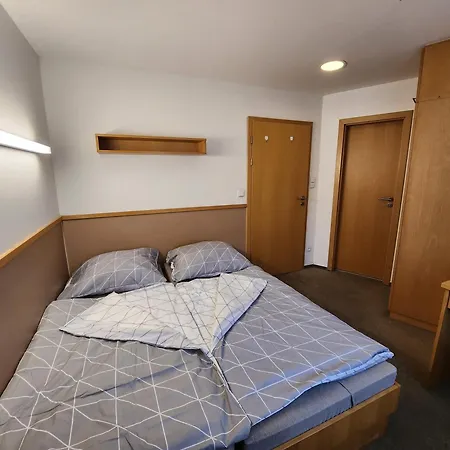 Hogo Hotell 3*